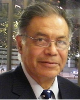 Photograph of Dr Isaac Goiz Duran